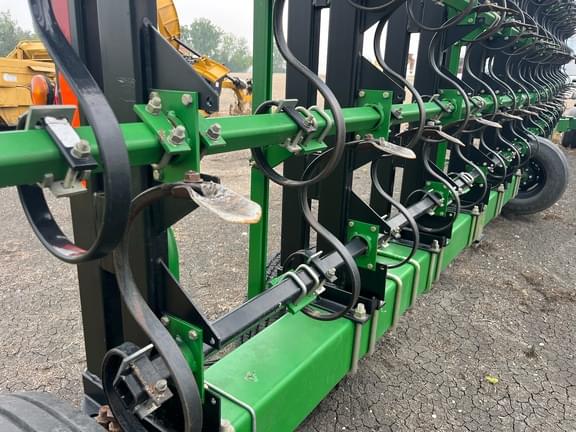 Image of Summers SuperWeeder equipment image 4