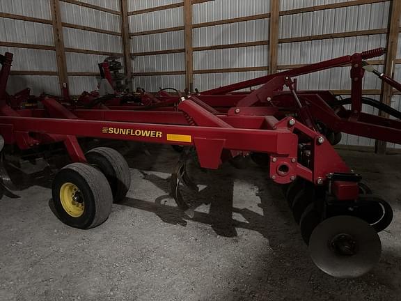 Image of Sunflower 4511 equipment image 1