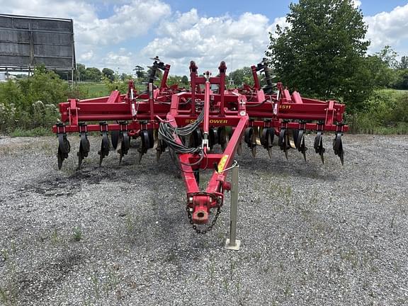 Image of Sunflower 4511 equipment image 1