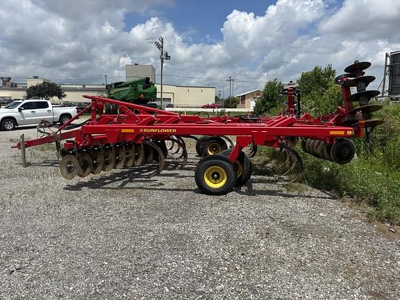 Image of Sunflower 4511 equipment image 3