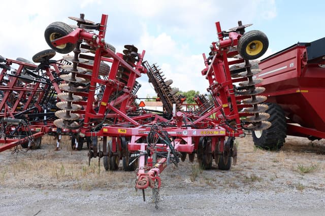 Image of Sunflower 6630 equipment image 1