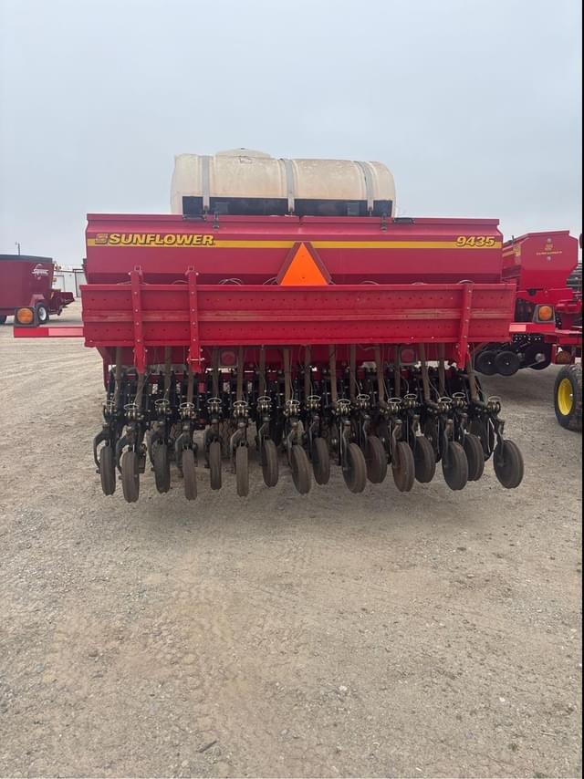 Image of Sunflower 9435-30 equipment image 4