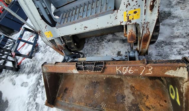 Image of Takeuchi TL230 equipment image 3