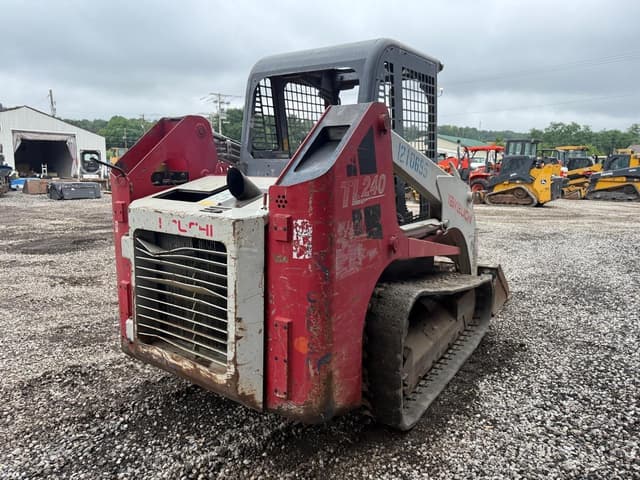 Image of Takeuchi TL240 equipment image 3