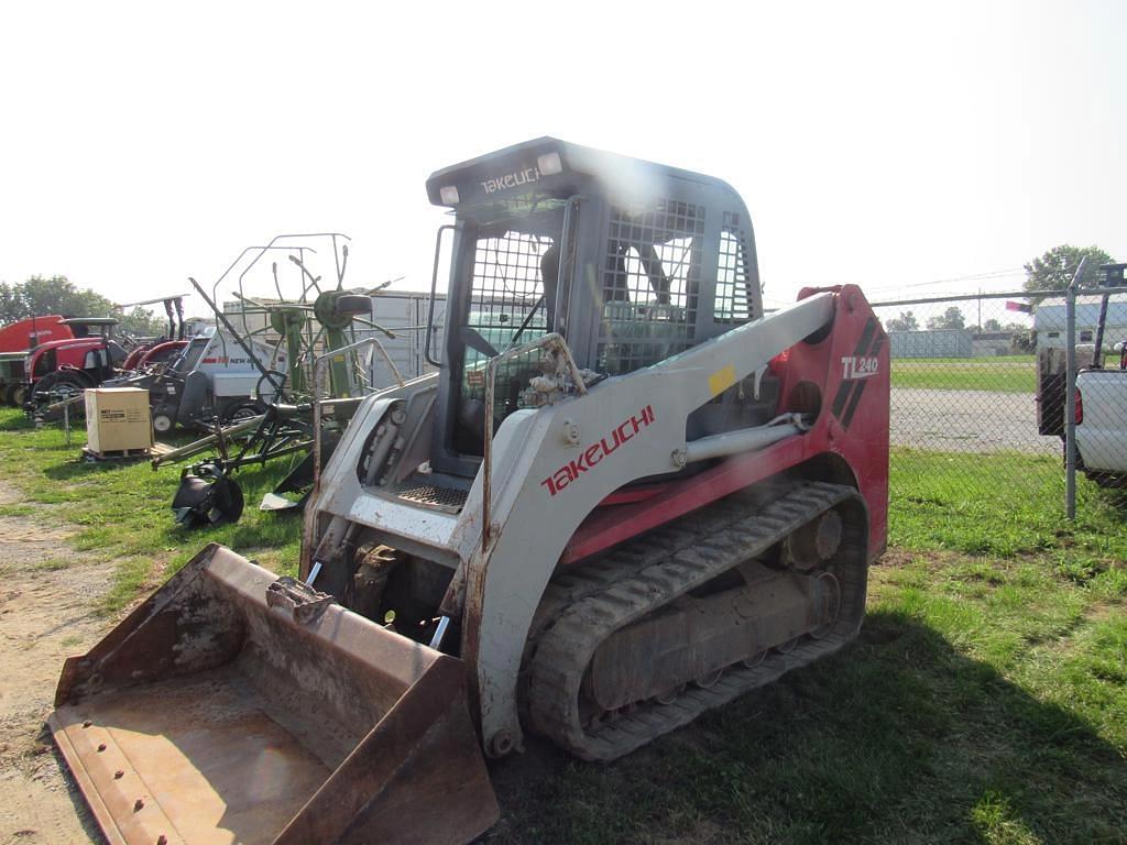 Image of Takeuchi TL240  Primary image