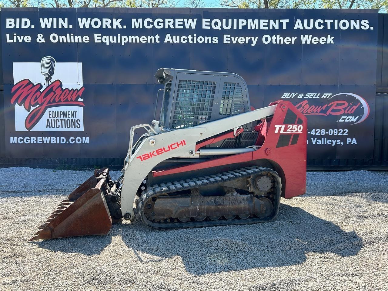 2011 Takeuchi TL250 Equipment Image0