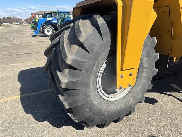 Image of Ag-Chem Terra-Gator 8303 equipment image 2