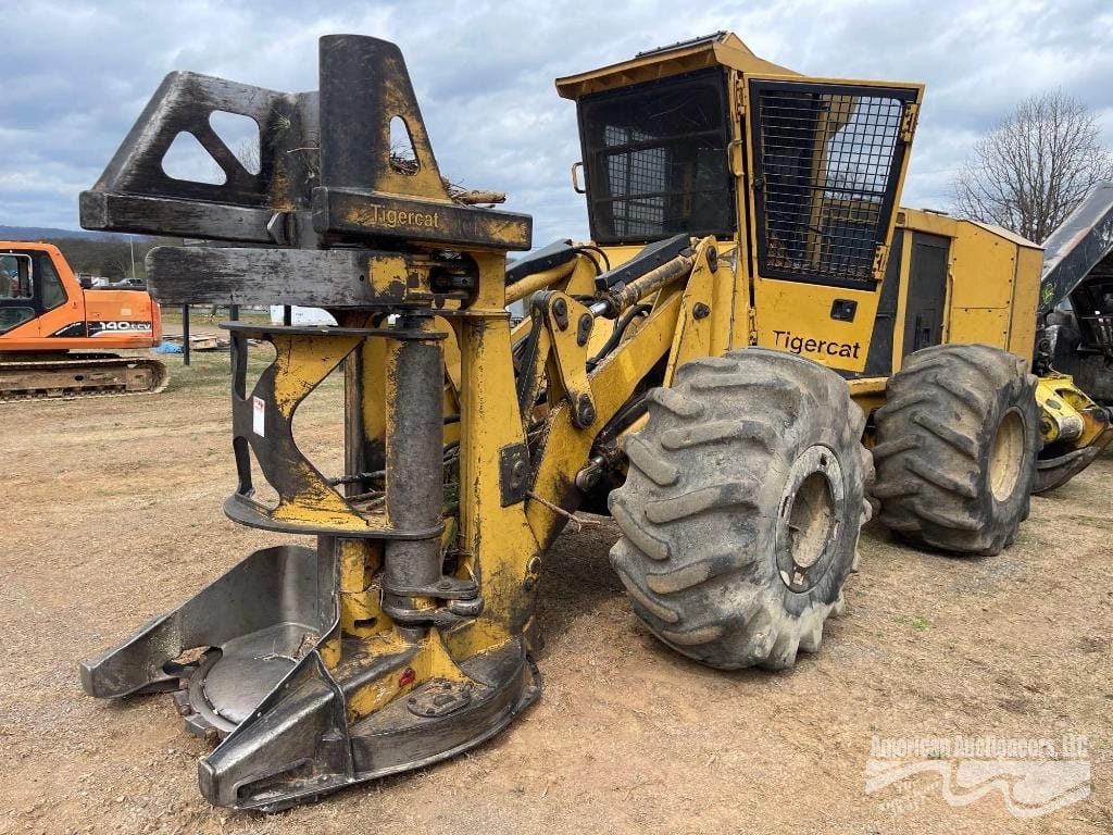 Main image Tigercat 724E