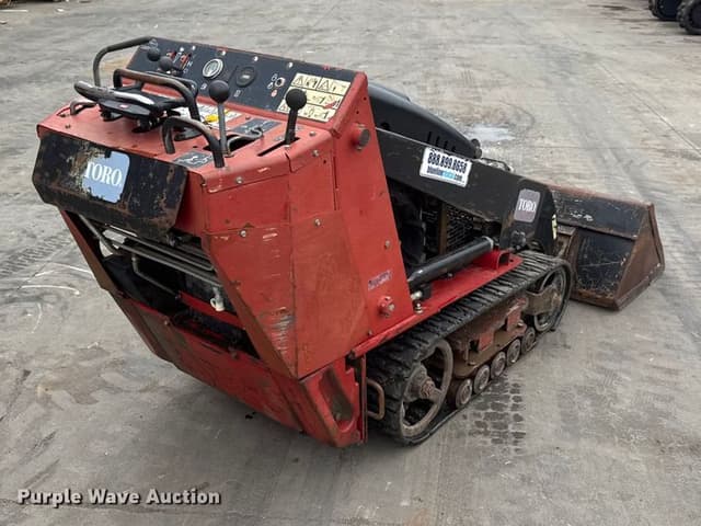 Image of Toro Dingo TX427 equipment image 4