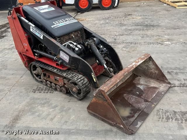 Image of Toro Dingo TX427 equipment image 2