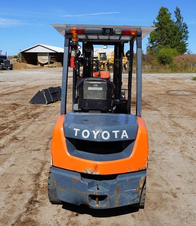 Image of Toyota 8FDU30 equipment image 4