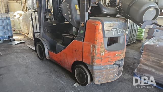 Image of Toyota 8FGCU25 equipment image 1