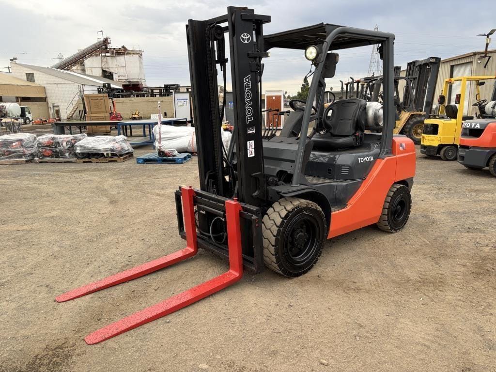 2011 Toyota 8FGU30 Equipment Image0