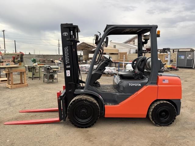 Image of Toyota 8FGU30 equipment image 4