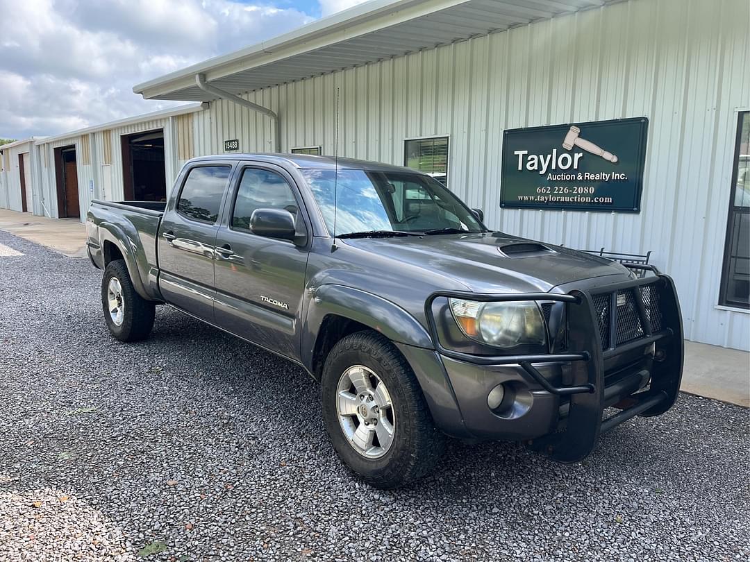 Image of Toyota Tacoma Primary image