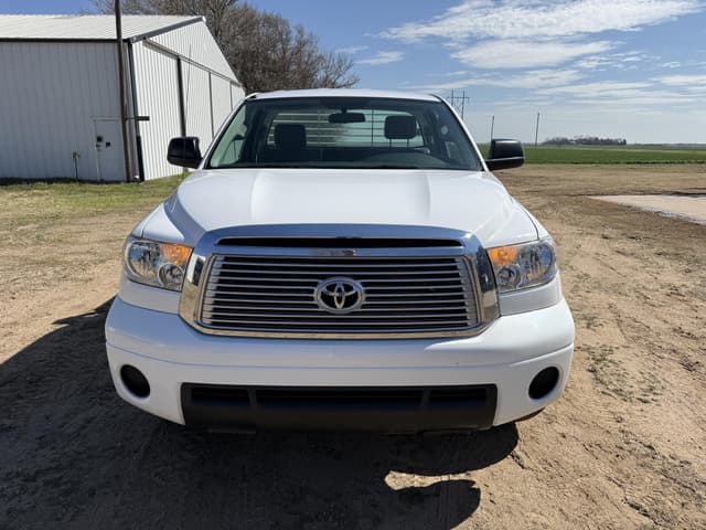 Image of Toyota Tundra equipment image 2