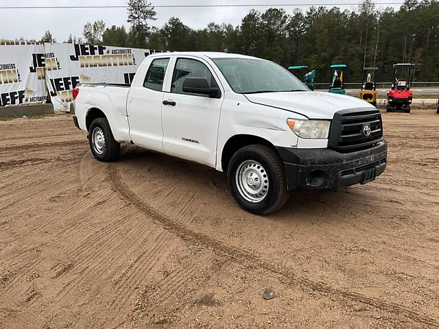 Image of Toyota Tundra equipment image 2