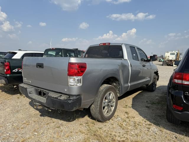 Image of Toyota Tundra equipment image 3