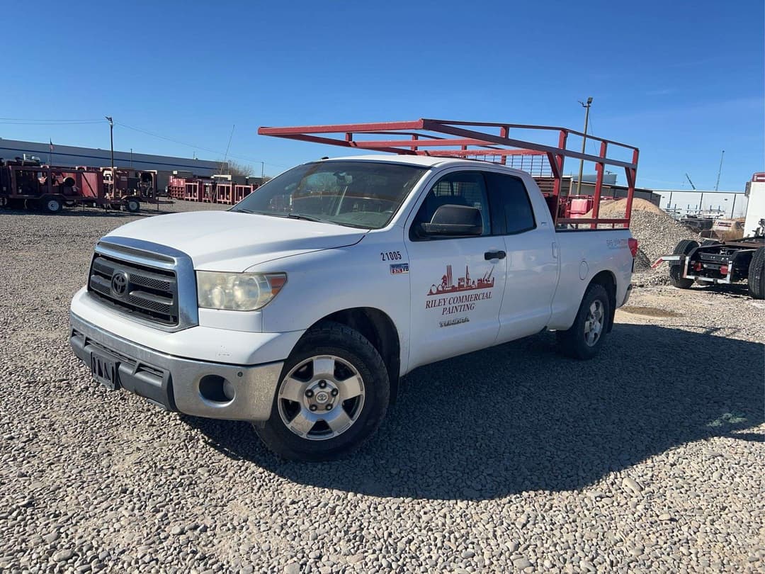 Image of Toyota Tundra SR5 Primary image
