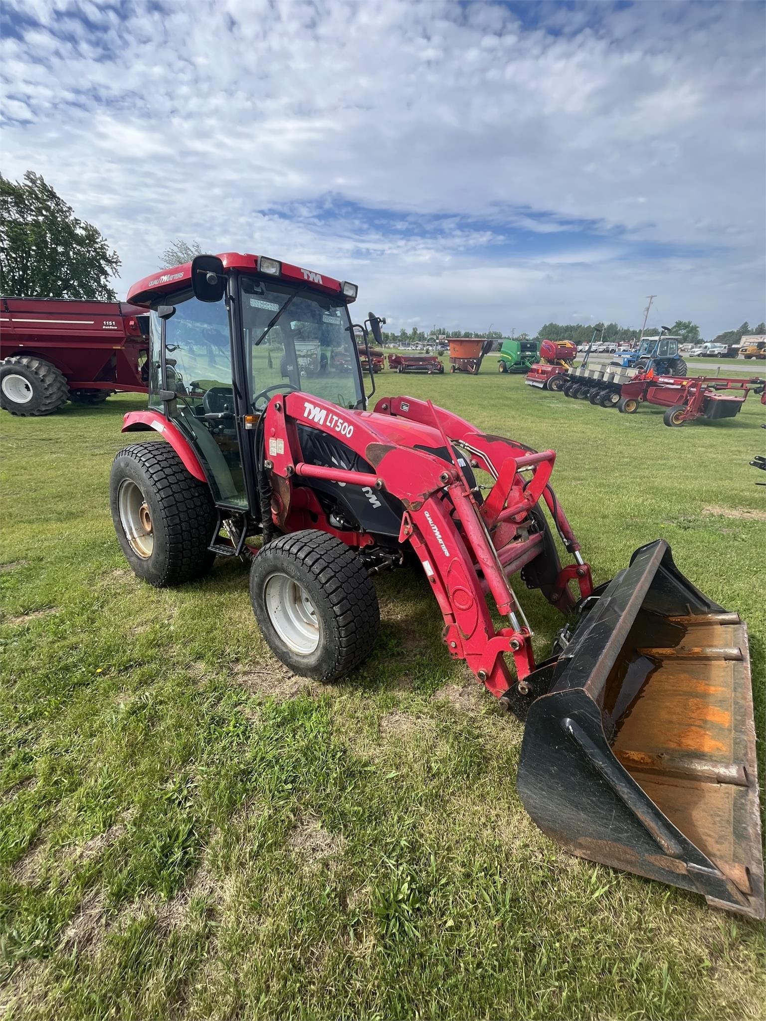 2011 TYM T433 Equipment Image0