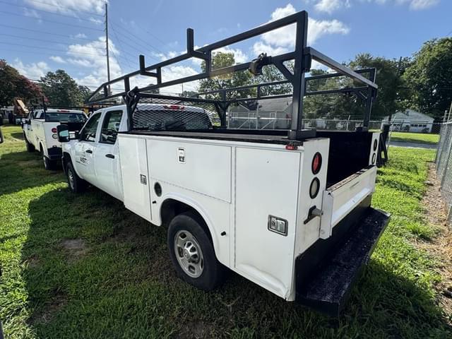 Image of Chevrolet 2500 equipment image 3