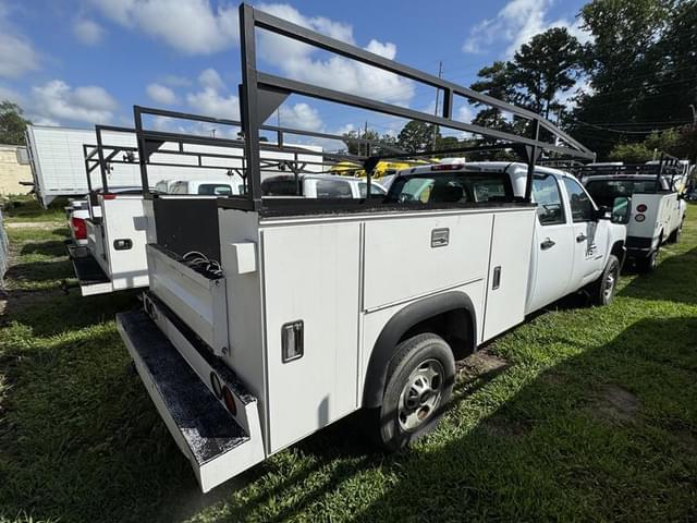 Image of Chevrolet 2500 equipment image 2