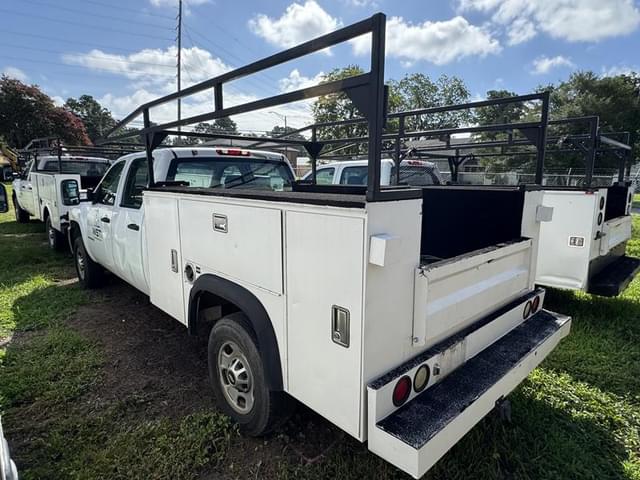 Image of Chevrolet 2500 equipment image 3