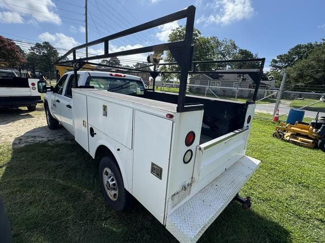 Image of Chevrolet 2500 equipment image 3