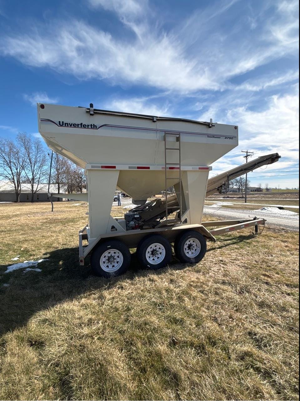 2011 Unverferth 3750 Image