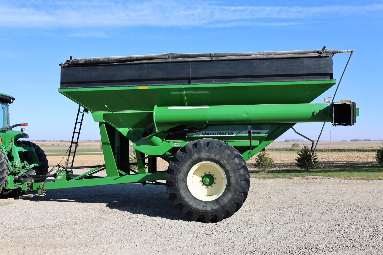 2011 Unverferth 9250 Equipment Image0