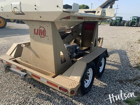 Image of Unverferth Seed Pro 400 equipment image 3