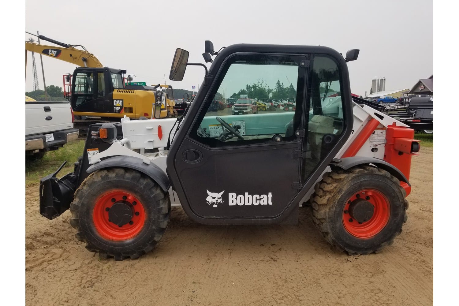 2011 Bobcat V417 Equipment Image0