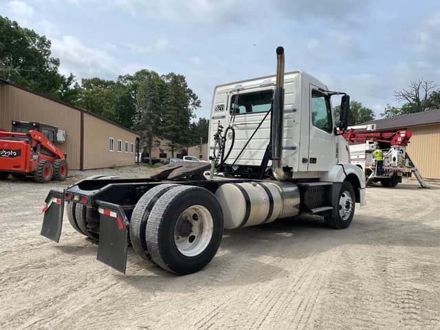 Image of Volvo D11 equipment image 4