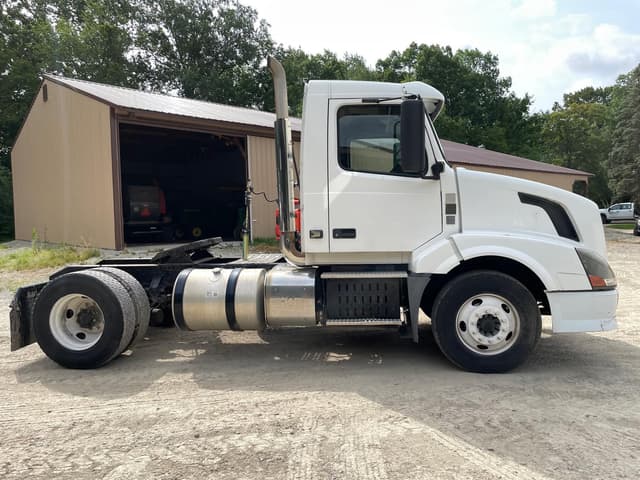 Image of Volvo D11 equipment image 3