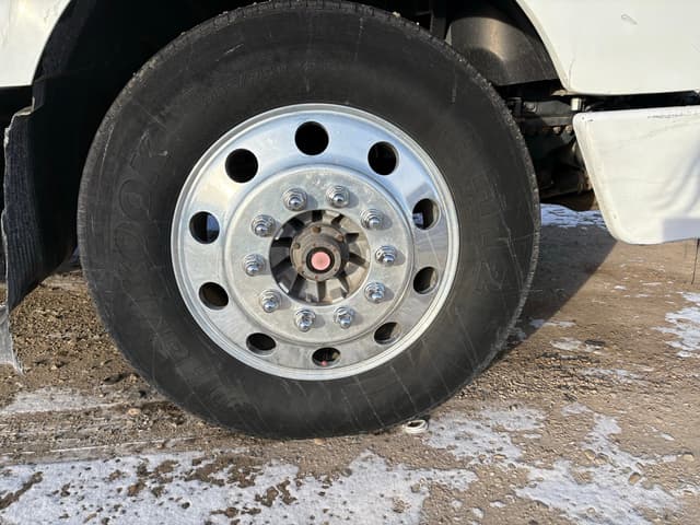 Image of Volvo D13 equipment image 3