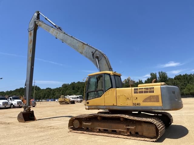 Image of Volvo EC240CL equipment image 1
