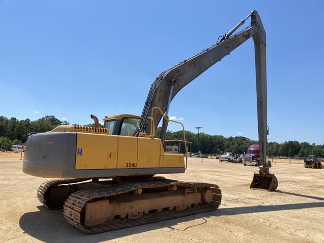 Image of Volvo EC240CL equipment image 2