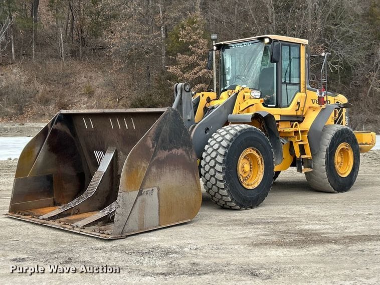 2011 Volvo L110F Equipment Image0