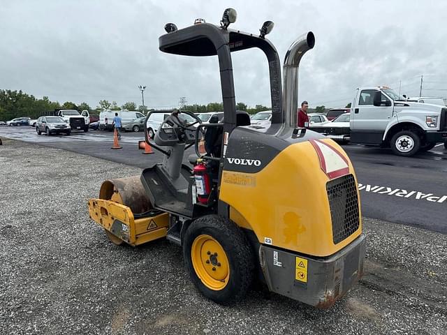 Image of Volvo SD25D equipment image 2