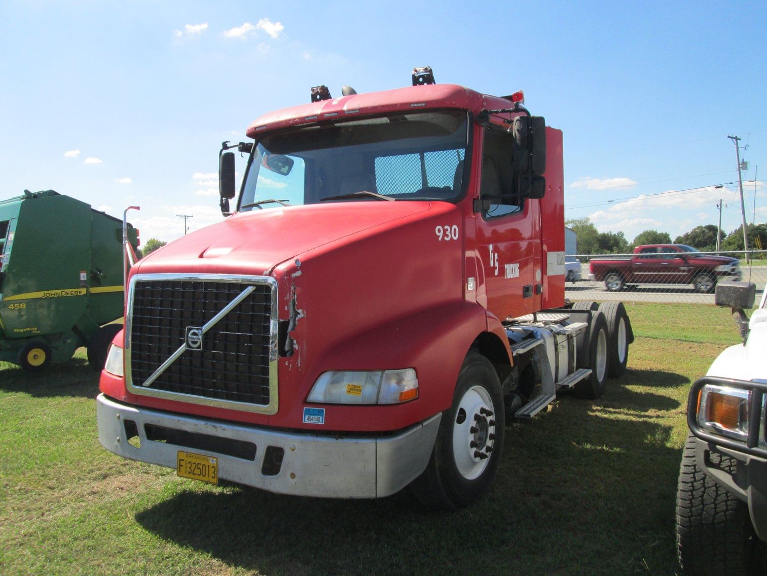 2011 Volvo Tandem Day Equipment Image0
