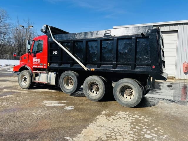 Image of Volvo VHD equipment image 3