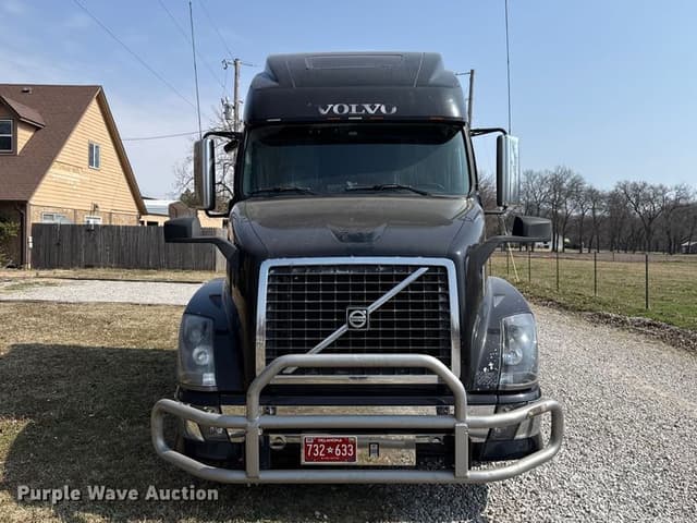 Image of Volvo VN equipment image 1