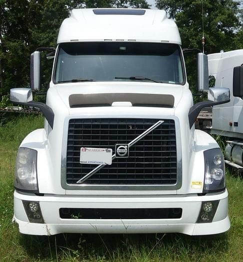 Image of Volvo VNL64T equipment image 1