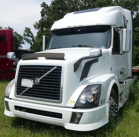 Image of Volvo VNL64T equipment image 2
