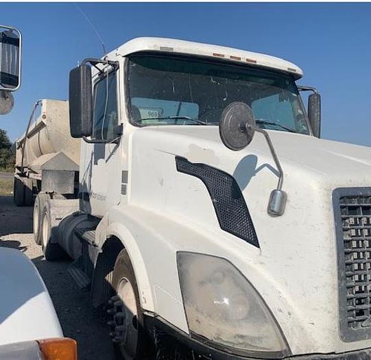 Image of Volvo VNL equipment image 4