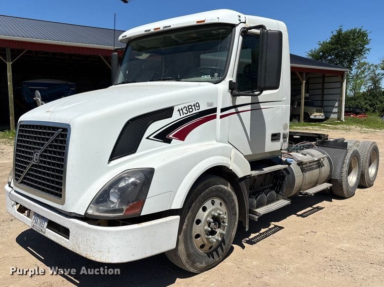 2011 Volvo VNL Equipment Image0