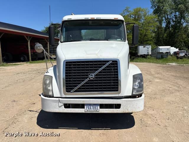 Image of Volvo VNL equipment image 1
