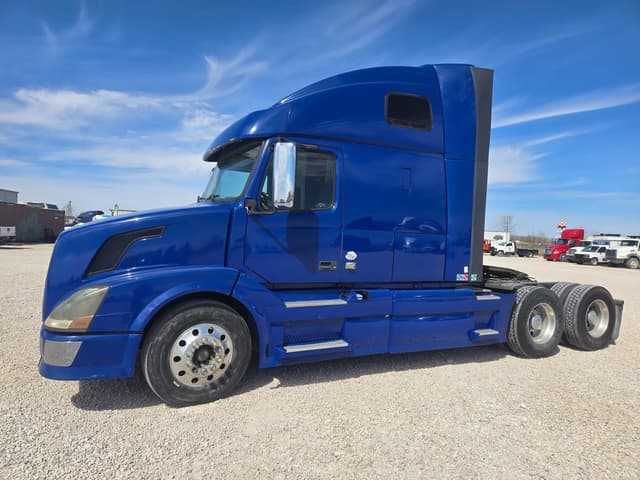 Image of Volvo VNL equipment image 4