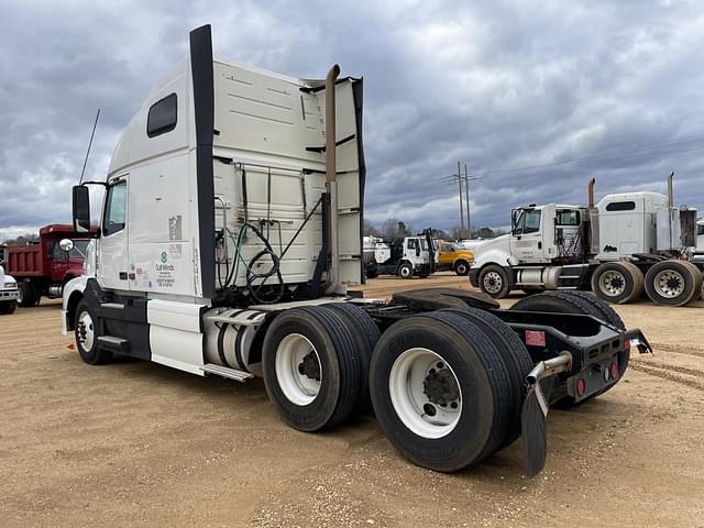 Image of Volvo VNL equipment image 1