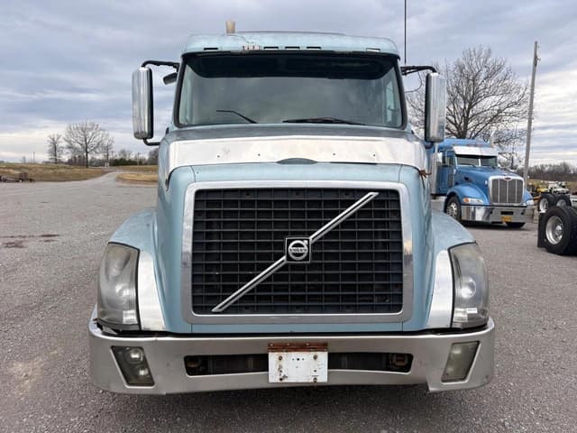 Image of Volvo VNL equipment image 1